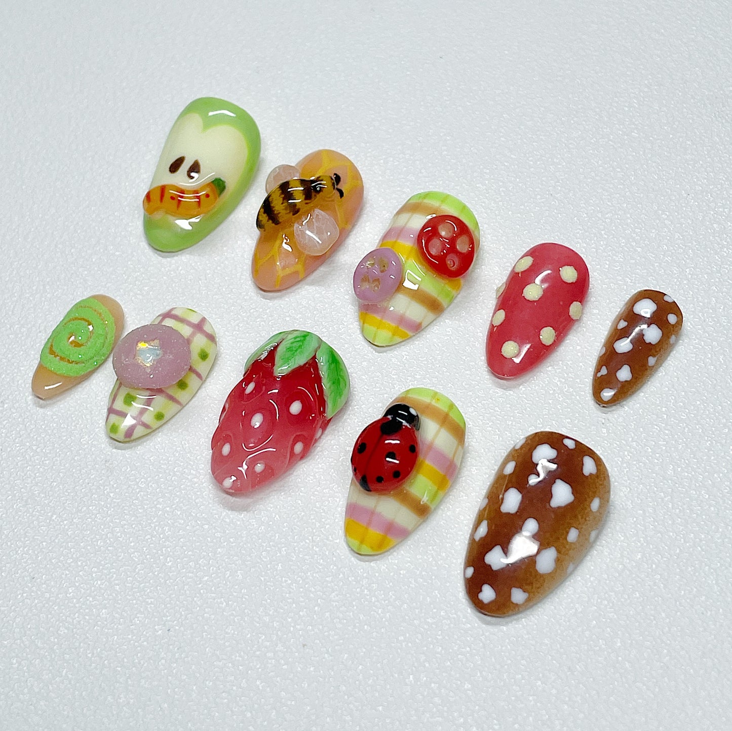 FELT BUTTONS
