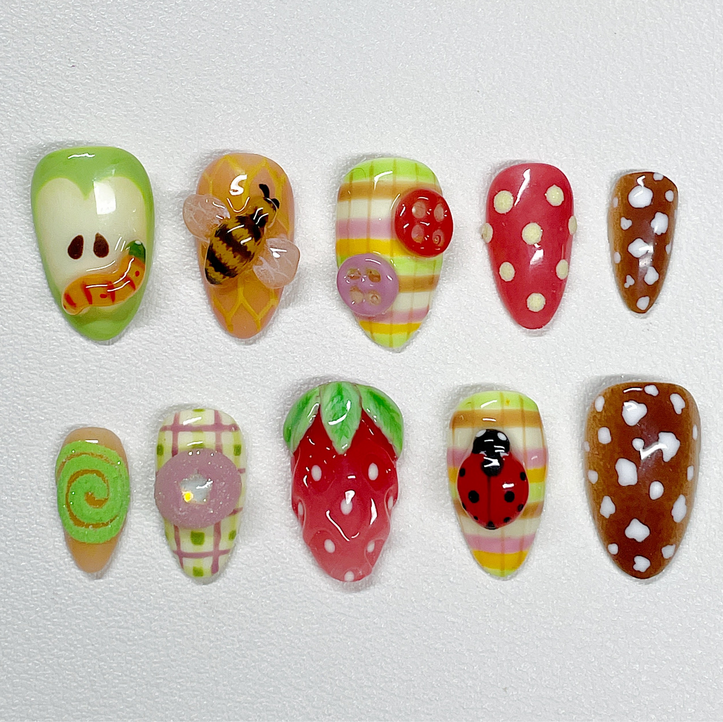 FELT BUTTONS