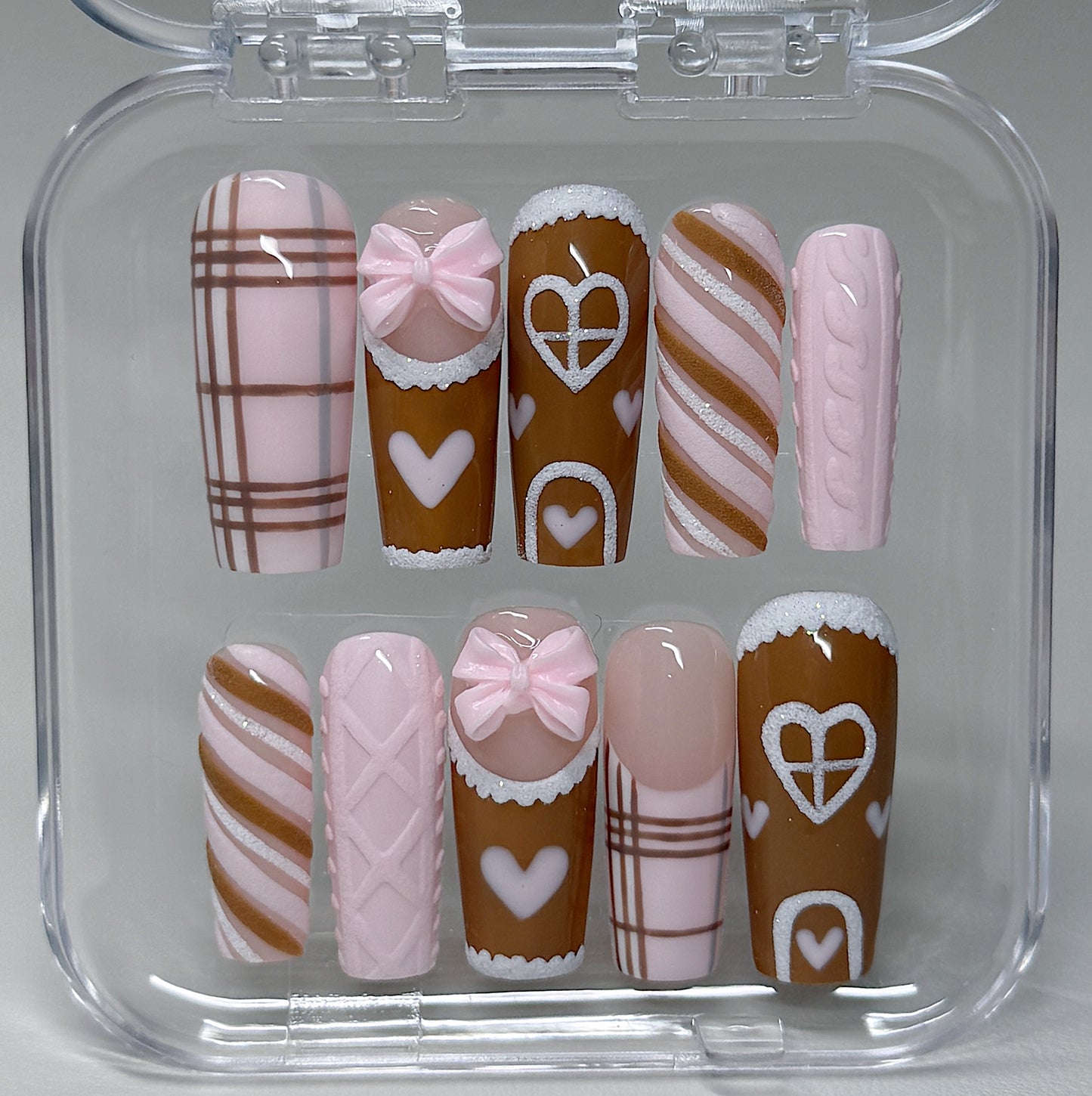 PINK GINGERBREAD HOUSE